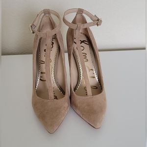 Sam Edelman Dorinda T-Strap Suede Pump in Tan Size 5M